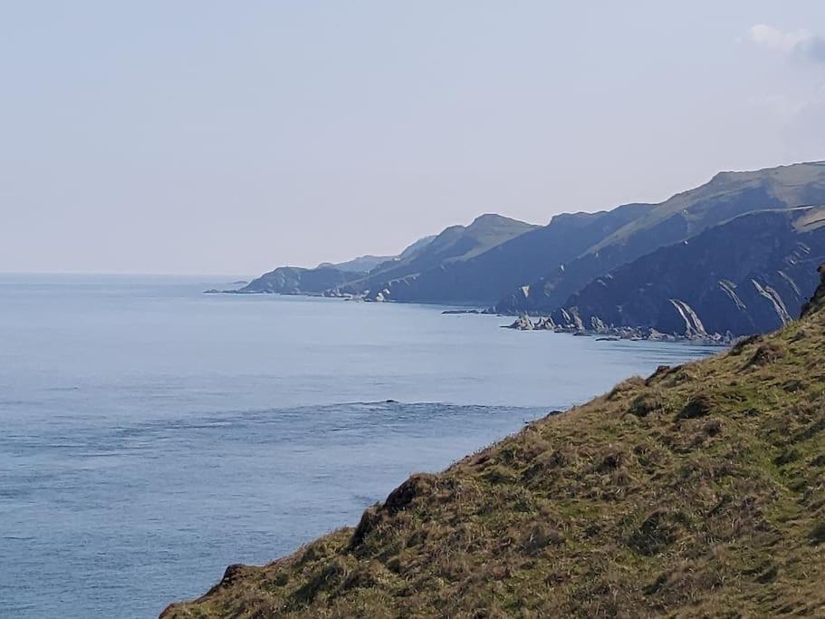 Flat 1 High Tide House, Mortehoe - Beautifully Designed Ground Floor Flat With Sea Views And Garden Екстериор снимка
