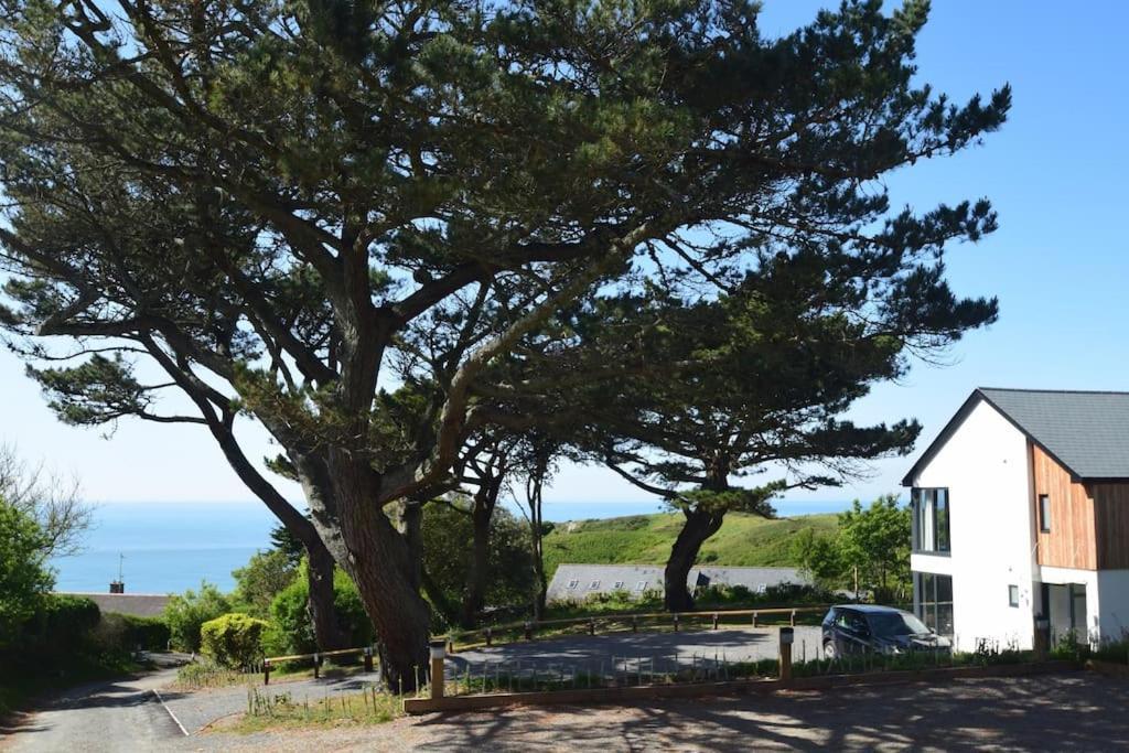 Flat 1 High Tide House, Mortehoe - Beautifully Designed Ground Floor Flat With Sea Views And Garden Екстериор снимка